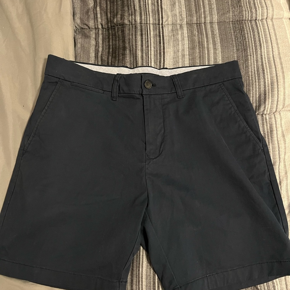 Tommy Hilfiger Shorts 32in waist 7in inseam
